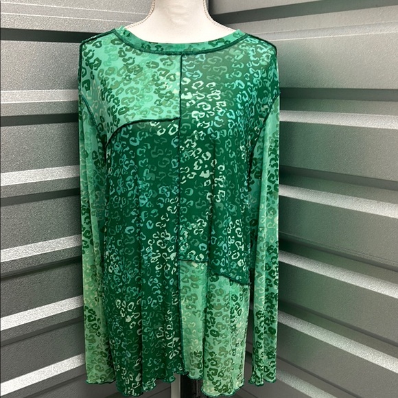 LOGO Layers Womens Green Animal Print Long Sleeve Stretch Blouse CASUAL Sz XL - Picture 3 of 11